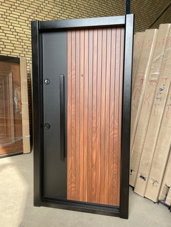 درب ورودی آپارتمانی ضدسرقت لامینوکس طرح تیام ضد دیلم