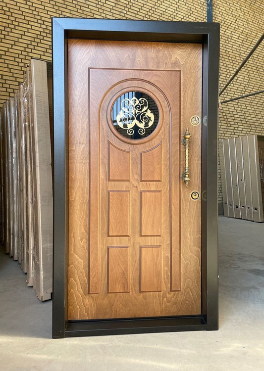 درب ورودی ضدسرقت روکش راش رنگ گردویی طرح آرامیس ضد دیلم