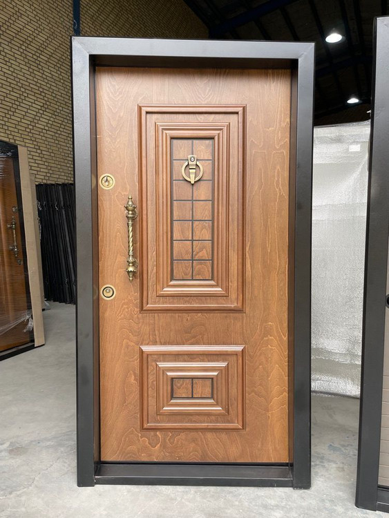 درب ورودی آپارتمانی ضدسرقت روکش راش طرح زئوس ضد دیلم